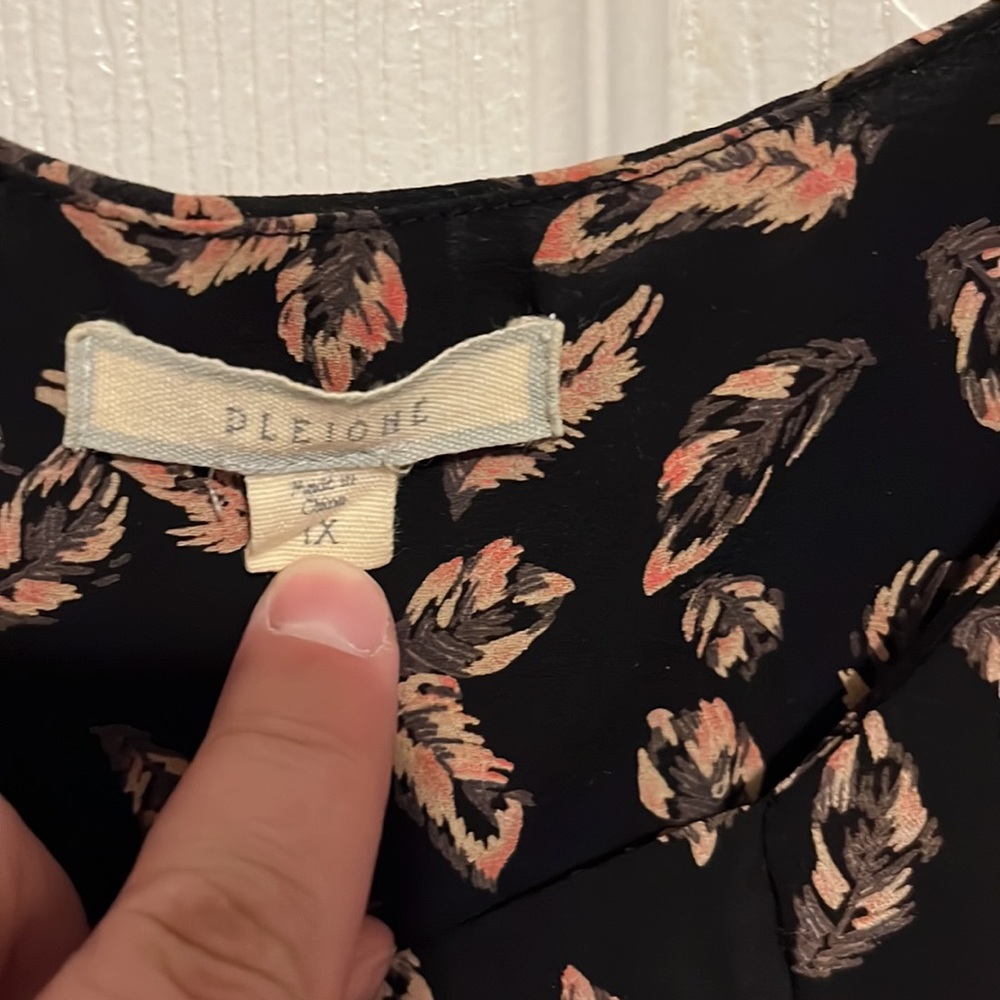 Feathered Pattern Top - image 3